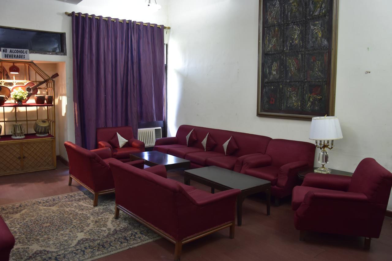 Modipur Hotel Rāmpur Exteriér fotografie